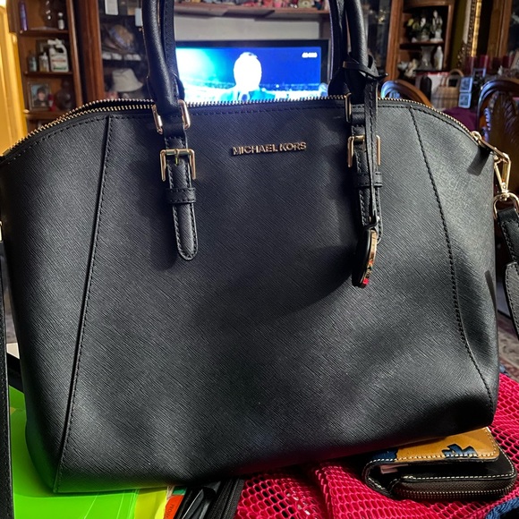 new and used purses - Picture 10 of 14